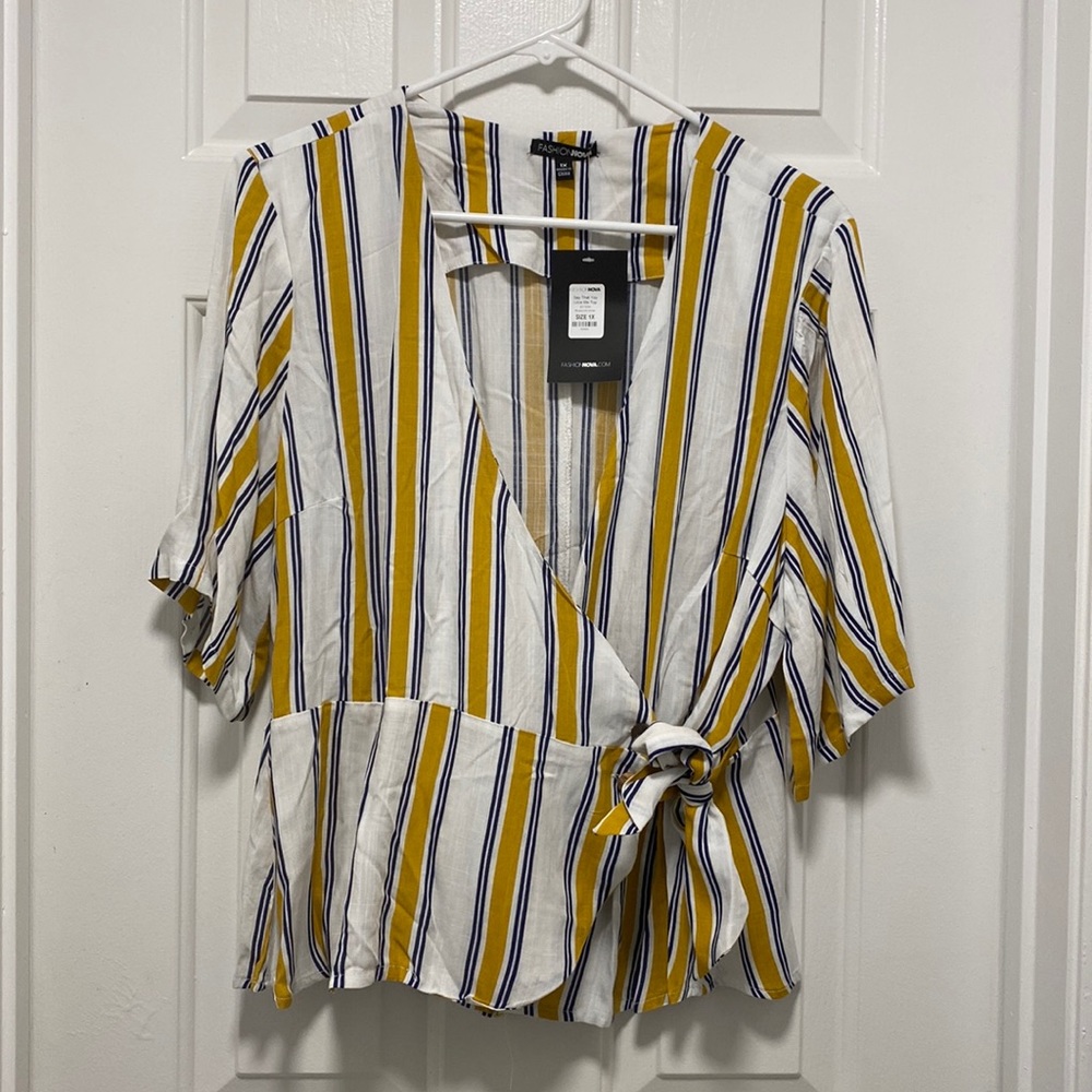 Cute Top with side tie